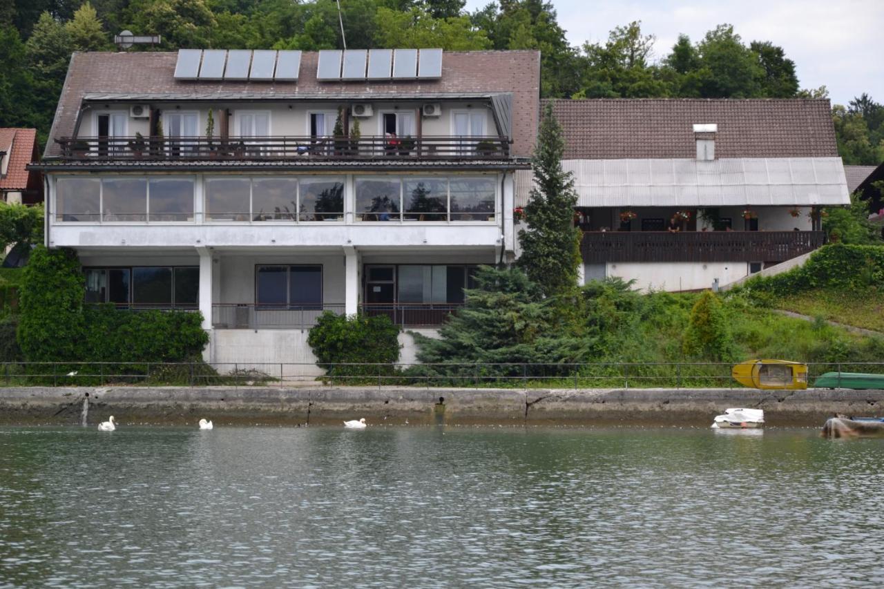 Bed and Breakfast Gostisce Jezero Medvode Exteriér fotografie